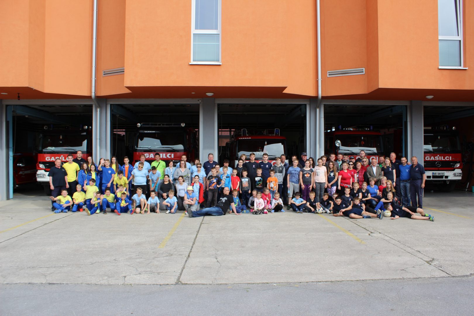 Srečanje mladih gasilcev prijateljskih društev