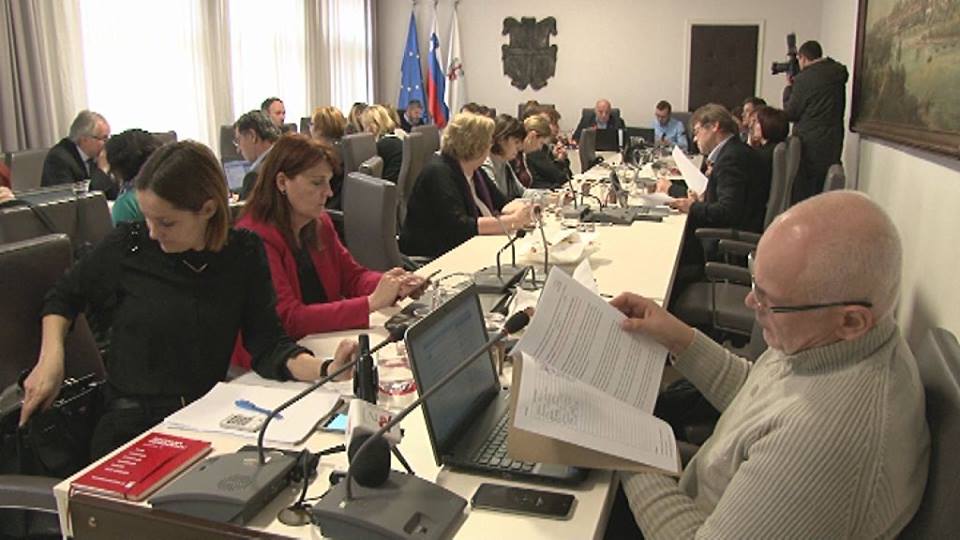 Ptujski svetniki razveljavili razpis za tržnico