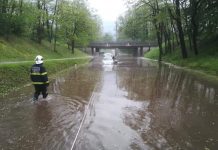 Nad Ptujem in okolico se je razbesnelo neurje s točo