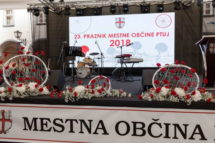 38500799_2014404225446921_5480199560401780736_n