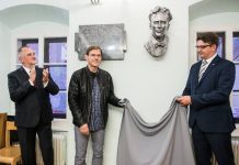 V jubilejnem letu v Glasbeni šoli Karol Pahor Ptuj odkrili doprsni kip Pahorja