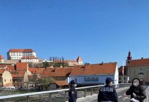 Policija na Ptuju opozarjala na spoštovanje odloka oidočih