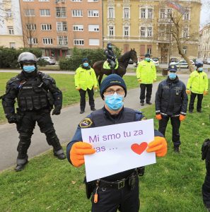 Policija izvaja poostren nadzor