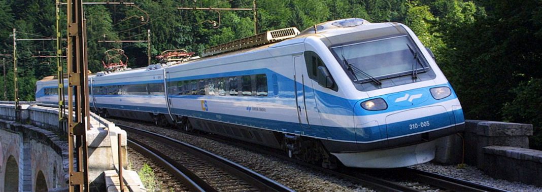 Vožnja z vlakom med COVID-19 Vožnja z vlakom med COVID-19