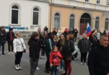 Policisti posredovali tudi s silo!