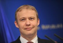 Sladkorčki za brezdelneže, davčne batine za pridne in podjetne!