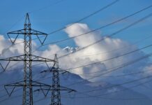 Kam je izginila omrežnina? Dobički rastejo, omrežje propada, ljudje pa plačujemo vedno več!