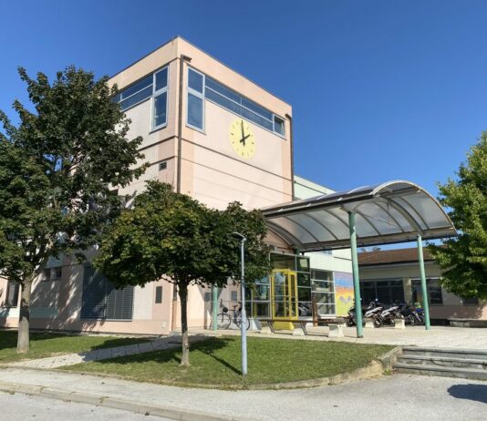 Neskladja v šolskem sistemu kljub dodatnim oddelkom ostajajo resna težava