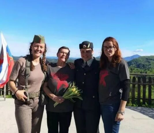 Politična oblast slavi sovraštvo – in sodišče naj bi sodilo pošteno?