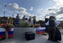 Popoldan slovenske glasbe v Doleni poveže skupnost