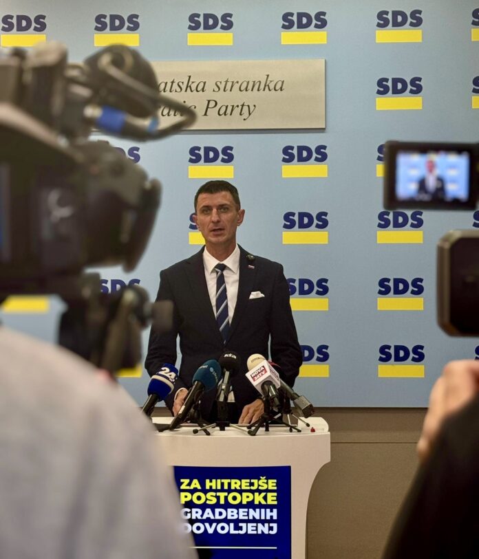 dd560297-2ee9-4cd5-8ece-ffd04eb80546