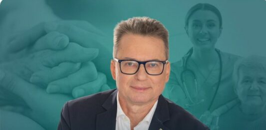 Prava sistemska ureditev je nastala že v mandatu Janeza Janše s sprejetjem Zakona o dolgotrajni oskrbi