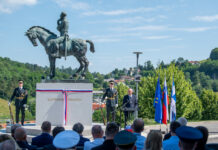 Janša ob kipu Rudolfa Maistra: država stoji na ramenih ljudi, ki so izbrali pravo pot, ne najlažje