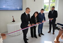 Več kot milijon lastnih sredstev za boljše zdravljenje: Psihiatrična bolnišnica Ormož odprla povsem prenovljena oddelka