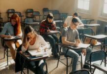 Mladi v programu Karierni labirint do znanj za varnejši vstop na trg dela