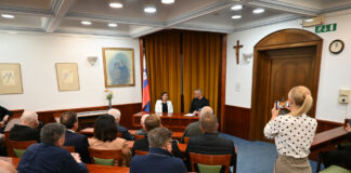 Suzana Lep Šimenko in Alen Salihović na pogovornem večeru v Domu sv. Jožef v Celju