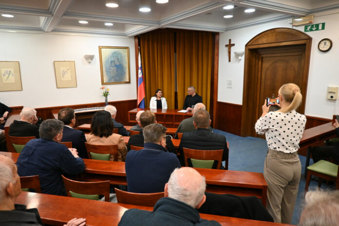 batch-photo-2 Suzana Lep Šimenko in Alen Salihović na pogovornem večeru v Domu sv. Jožef v Celju