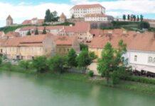 Pet imen na ptujski glasovnici: znan vrstni red županskih kandidatov Pogled na Ptuj s starim mestnim jedrom