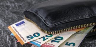 Denar kot ponazoritev občinske žepnine za študente v Kidričevem