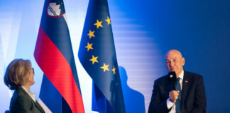 Janez Janša v pogovoru na poslovnem zajtrku AmCham Slovenija