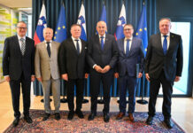 Lastnik Palome navaja 138 milijonov evrov vlaganj: pogovor o prihodnosti Sladkega Vrha Predsednik vlade Janez Janša in državni sekretar Zdravko Počivalšek sta se srečala s podjetnikom Milanom Filo, predstavnikom lastniške skupine Eco Investment